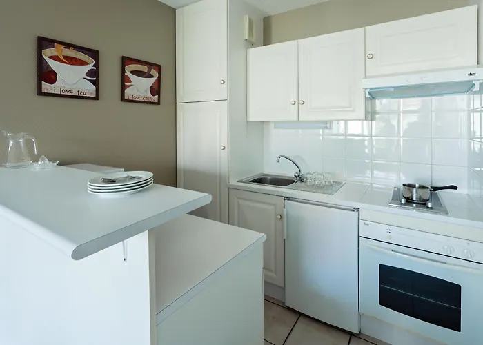 Ocean מלון דירות 4*